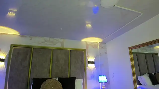 Snapshot of PaulinaDuarte chatting on March 17, 2026, 12:19 pm PaulinaDuarte online show from March 17, 2026, 12:19 pm