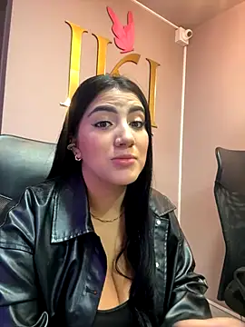 Snapshot of PaulinaDuarte chatting on October 2, 2025, 11:35 am PaulinaDuarte online show from October 2, 2025, 11:35 am