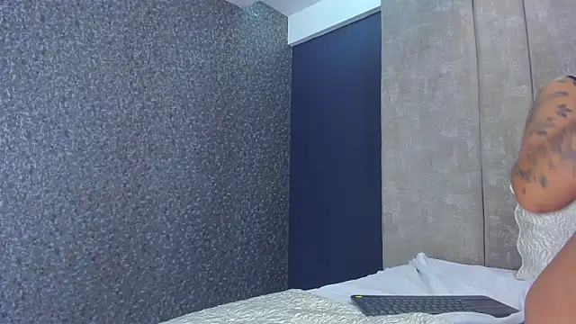 Snapshot of PaulinaDuarte chatting on March 16, 2026, 11:29 pm PaulinaDuarte online show from March 16, 2026, 11:29 pm