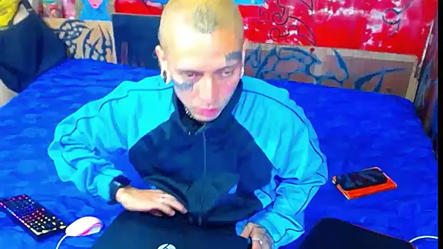 deivid estrada online show from November 13, 2025, 4:22 pm