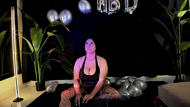 EmiliWilliams online show from April 10, 2026, 11:56 pm