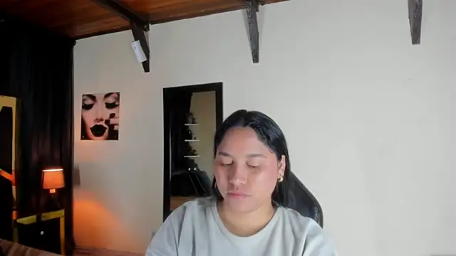 EmiliWilliams online show from November 18, 2025, 10:34 pm