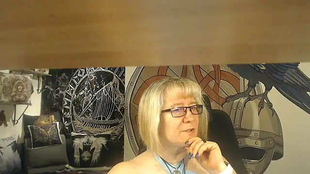 Snapshot of TittenMichelle chatting on March 14, 2025, 5:13 pm TittenMichelle online show from March 14, 2025, 5:13 pm