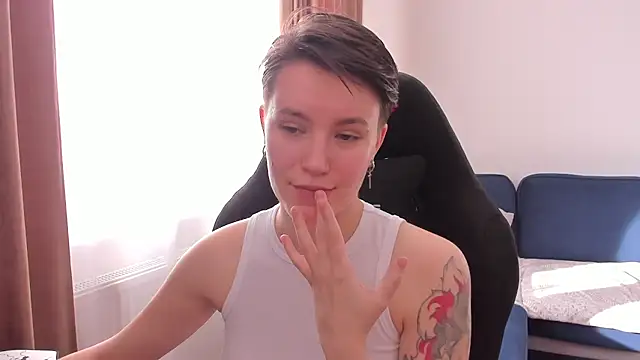 JessieFlower online show from February 5, 2026, 8:21 am