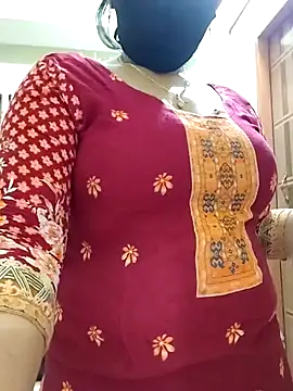 Payel-Sen online show from May 15, 2026, 6:28 pm