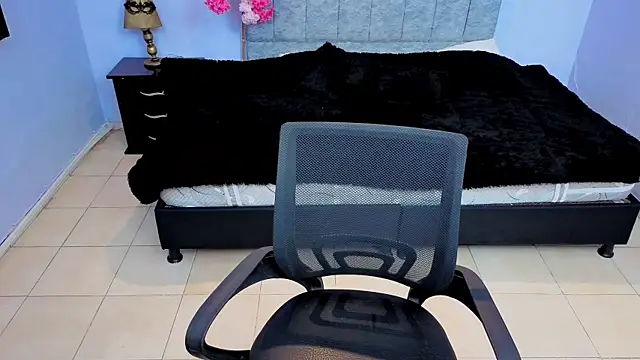 Lana stone  online show from October 21, 2025, 3:17 am