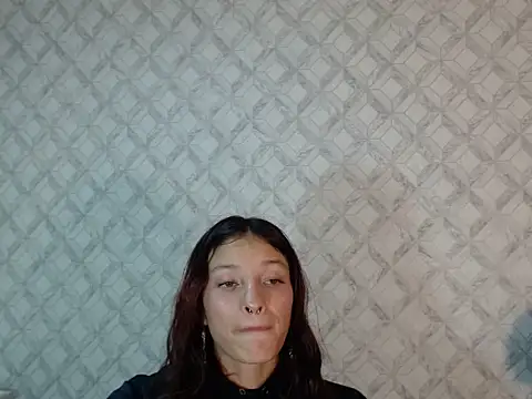 Emma-Wilson online show from April 14, 2026, 4:06 am