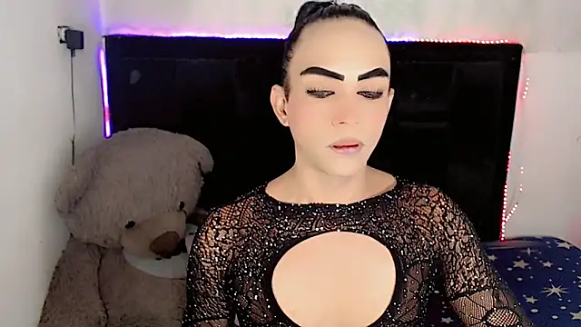 Snapshot of Michell_Queen chatting on March 17, 2026, 5:21 am Michell Queen online show from March 17, 2026, 5:21 am