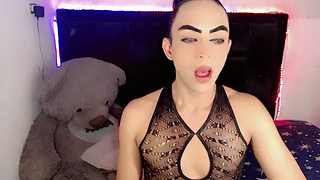 Snapshot of Michell_Queen chatting on March 18, 2026, 5:54 am Michell Queen online show from March 18, 2026, 5:54 am