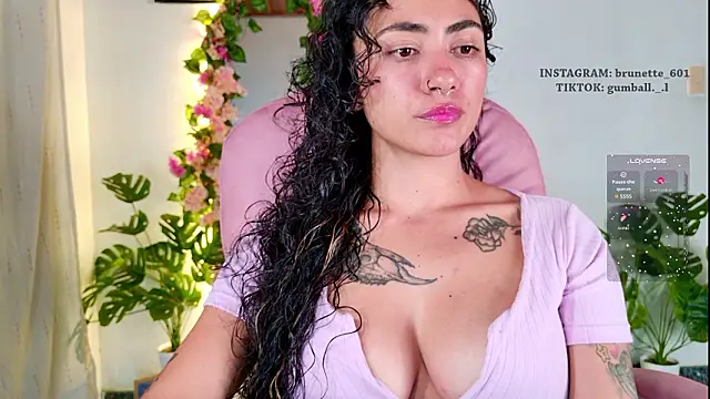 Snapshot of paula_brunette chatting on March 29, 2026, 4:47 am paula brunette online show from March 29, 2026, 4:47 am