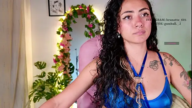 Snapshot of paula_brunette chatting on April 8, 2026, 3:52 am paula brunette online show from April 8, 2026, 3:52 am