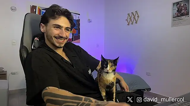 Snapshot of David_Brown18 chatting on March 2, 2025, 10:02 pm David Brown18 online show from March 2, 2025, 10:02 pm