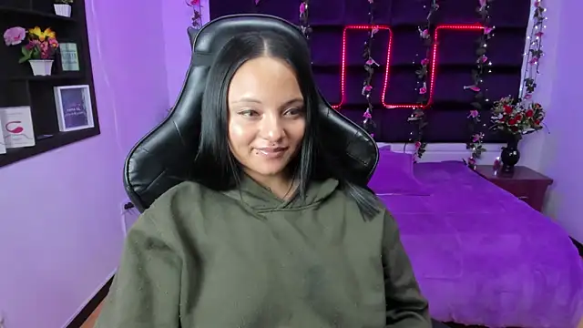 Snapshot of sweelanna__ chatting on February 16, 2025, 5:15 am sweelanna online show from February 16, 2025, 5:15 am
