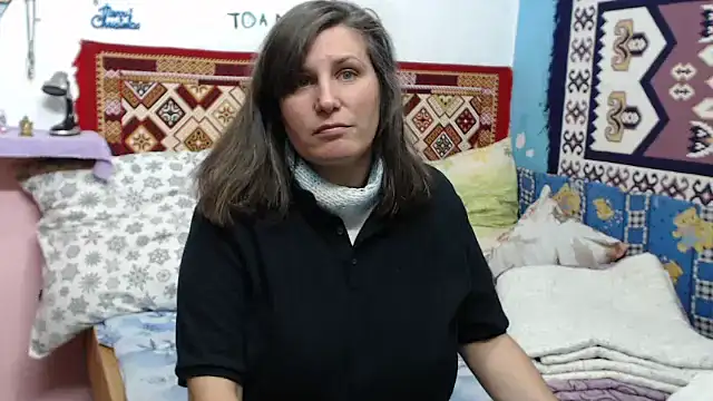 AdelineBlueEyes online show from October 6, 2025, 7:42 am