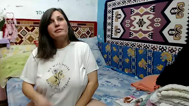 AdelineBlueEyes online show from November 20, 2025, 10:49 am