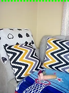 Snapshot of sweet_love002 chatting on February 24, 2025, 11:21 am sweet love002 online show from February 24, 2025, 11:21 am