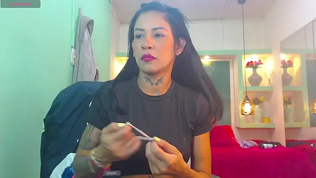 Snapshot of lorenapinto chatting on April 29, 2026, 3:32 am lorenapinto online show from April 29, 2026, 3:32 am