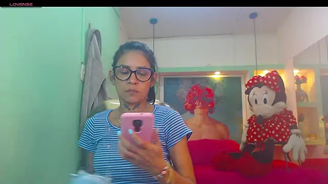 Snapshot of lorenapinto chatting on May 29, 2026, 3:23 am lorenapinto online show from May 29, 2026, 3:23 am