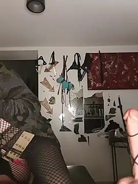 freyamoret online show from May 12, 2026, 2:19 am