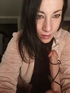 Snapshot of freyamoret chatting on April 3, 2026, 2:29 am freyamoret online show from April 3, 2026, 2:29 am