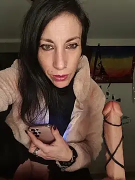 Snapshot of freyamoret chatting on April 10, 2026, 1:56 am freyamoret online show from April 10, 2026, 1:56 am