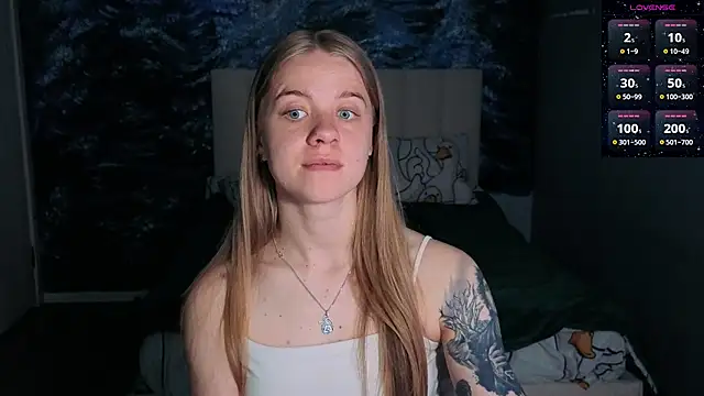 Snapshot of candy_maggie chatting on May 26, 2026, 5:55 pm candy maggie online show from May 26, 2026, 5:55 pm