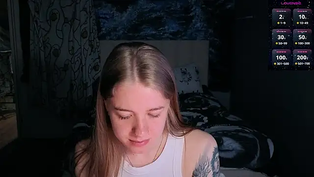 Snapshot of candy_maggie chatting on May 16, 2026, 6:18 pm candy maggie online show from May 16, 2026, 6:18 pm