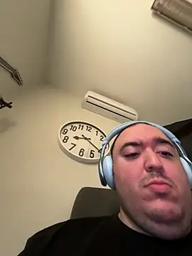 Snapshot of Daz012d chatting on April 12, 2026, 5:22 am Daz012d online show from April 12, 2026, 5:22 am