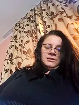 KristenVega online show from October 16, 2025, 2:03 pm