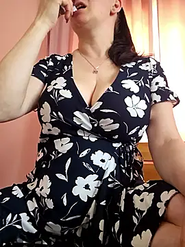 Snapshot of KristenVega chatting on April 24, 2026, 11:45 am KristenVega online show from April 24, 2026, 11:45 am