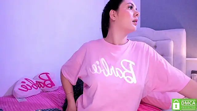 Snapshot of EmilyS__ chatting on January 24, 2025, 3:43 am EmilyS   online show from January 24, 2025, 3:43 am