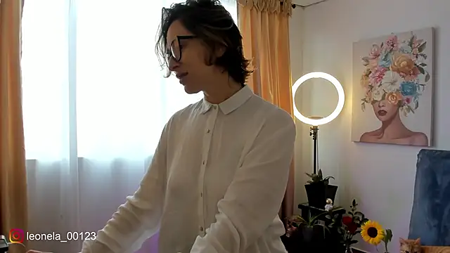 Snapshot of cuddlingbunny chatting on February 2, 2026, 5:23 pm cuddlingbunny online show from February 2, 2026, 5:23 pm