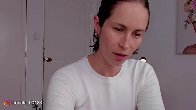 Snapshot of cuddlingbunny chatting on February 14, 2026, 6:52 pm cuddlingbunny online show from February 14, 2026, 6:52 pm