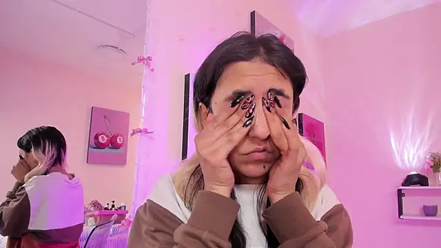 MaveParks  online show from December 2, 2025, 11:45 am