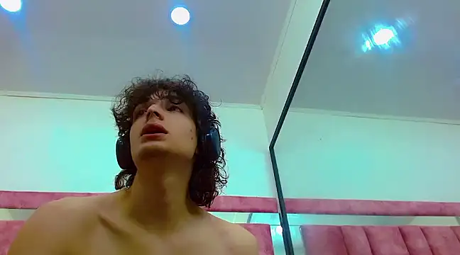 Sr BonnyEthan online show from February 13, 2025, 1:37 pm