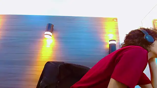 Sr BonnyEthan online show from April 11, 2026, 1:04 pm