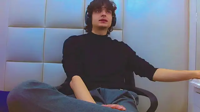 Snapshot of Sr_BonnyEthan chatting on March 2, 2026, 12:56 pm Sr BonnyEthan online show from March 2, 2026, 12:56 pm