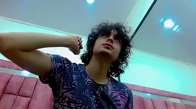 Sr BonnyEthan online show from February 26, 2025, 1:32 pm