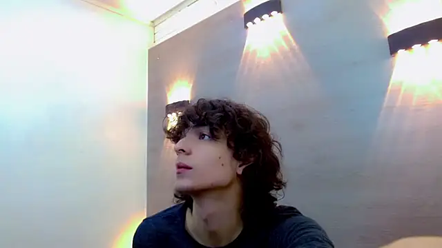 Sr BonnyEthan online show from September 15, 2025, 1:44 pm