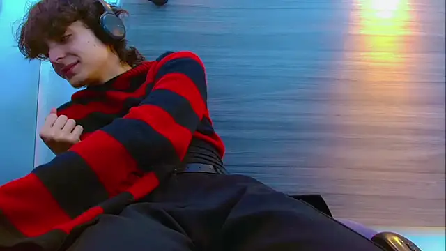 Sr BonnyEthan online show from March 16, 2026, 1:04 pm