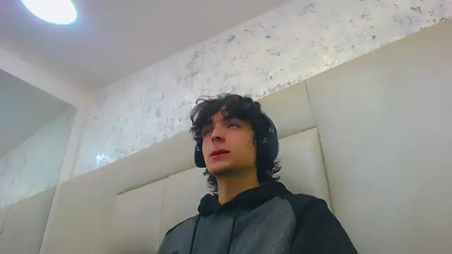 Snapshot of Sr_BonnyEthan chatting on February 16, 2026, 12:48 pm Sr BonnyEthan online show from February 16, 2026, 12:48 pm