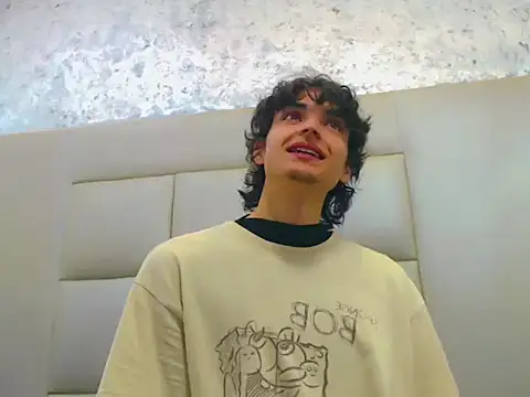 Snapshot of Sr_BonnyEthan chatting on February 7, 2026, 1:30 pm Sr BonnyEthan online show from February 7, 2026, 1:30 pm