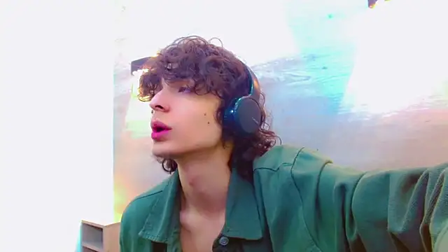 Sr BonnyEthan online show from September 24, 2025, 2:01 pm