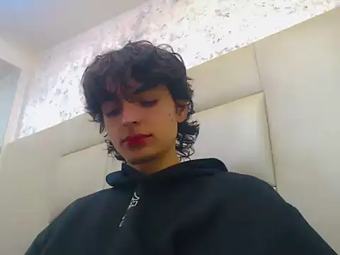 Snapshot of Sr_BonnyEthan chatting on February 9, 2026, 1:20 pm Sr BonnyEthan online show from February 9, 2026, 1:20 pm