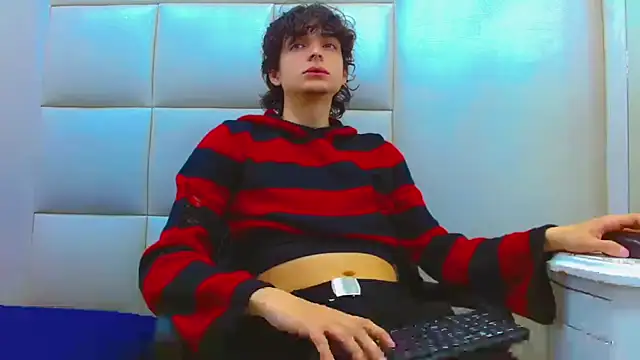 Snapshot of Sr_BonnyEthan chatting on February 22, 2026, 12:51 pm Sr BonnyEthan online show from February 22, 2026, 12:51 pm