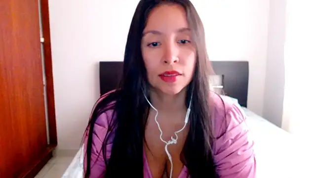 Snapshot of emely_sexx20 chatting on February 22, 2025, 6:52 pm emely sexx20 online show from February 22, 2025, 6:52 pm