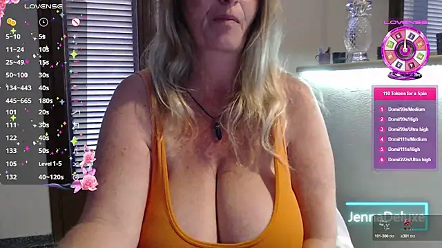 Snapshot of JennaDeluxe chatting on May 12, 2026, 5:48 am JennaDeluxe online show from May 12, 2026, 5:48 am