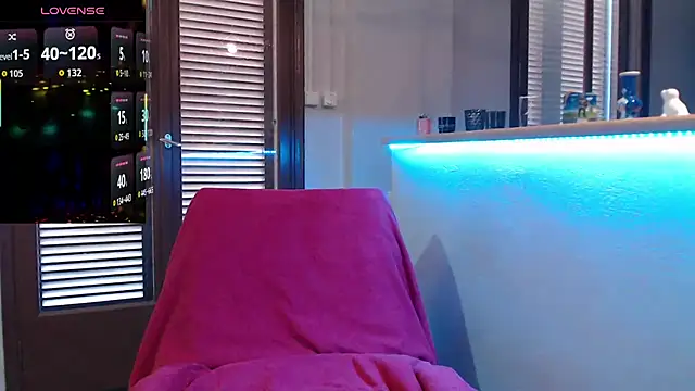 Snapshot of JennaDeluxe chatting on April 30, 2026, 6:53 am JennaDeluxe online show from April 30, 2026, 6:53 am