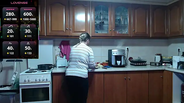 Snapshot of JennaDeluxe chatting on April 23, 2026, 4:52 pm JennaDeluxe online show from April 23, 2026, 4:52 pm