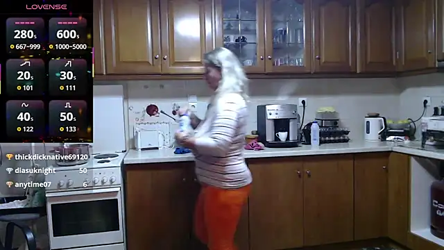 Snapshot of JennaDeluxe chatting on April 23, 2026, 7:48 am JennaDeluxe online show from April 23, 2026, 7:48 am